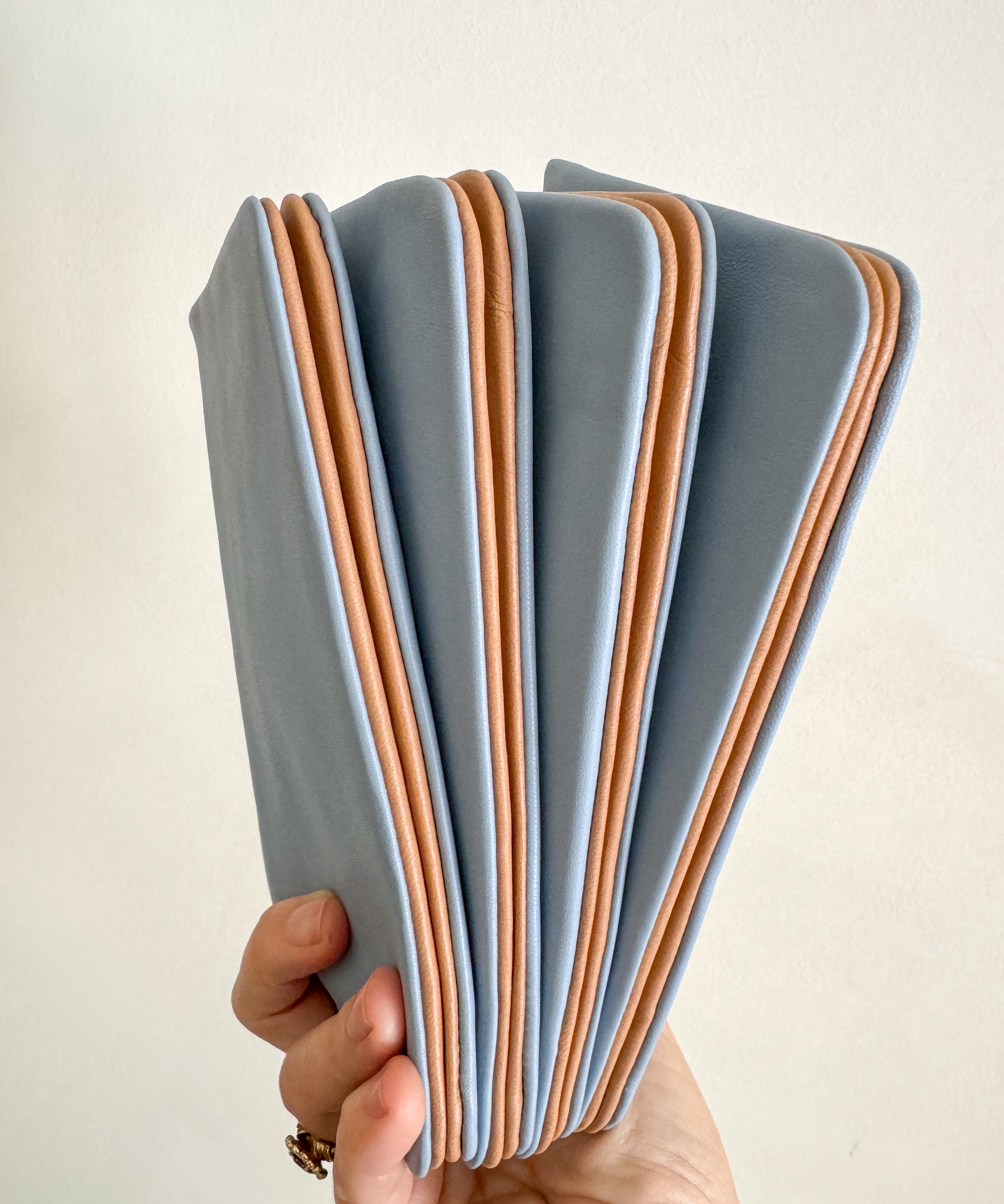 Agatha Phone Wallet Powder Blue