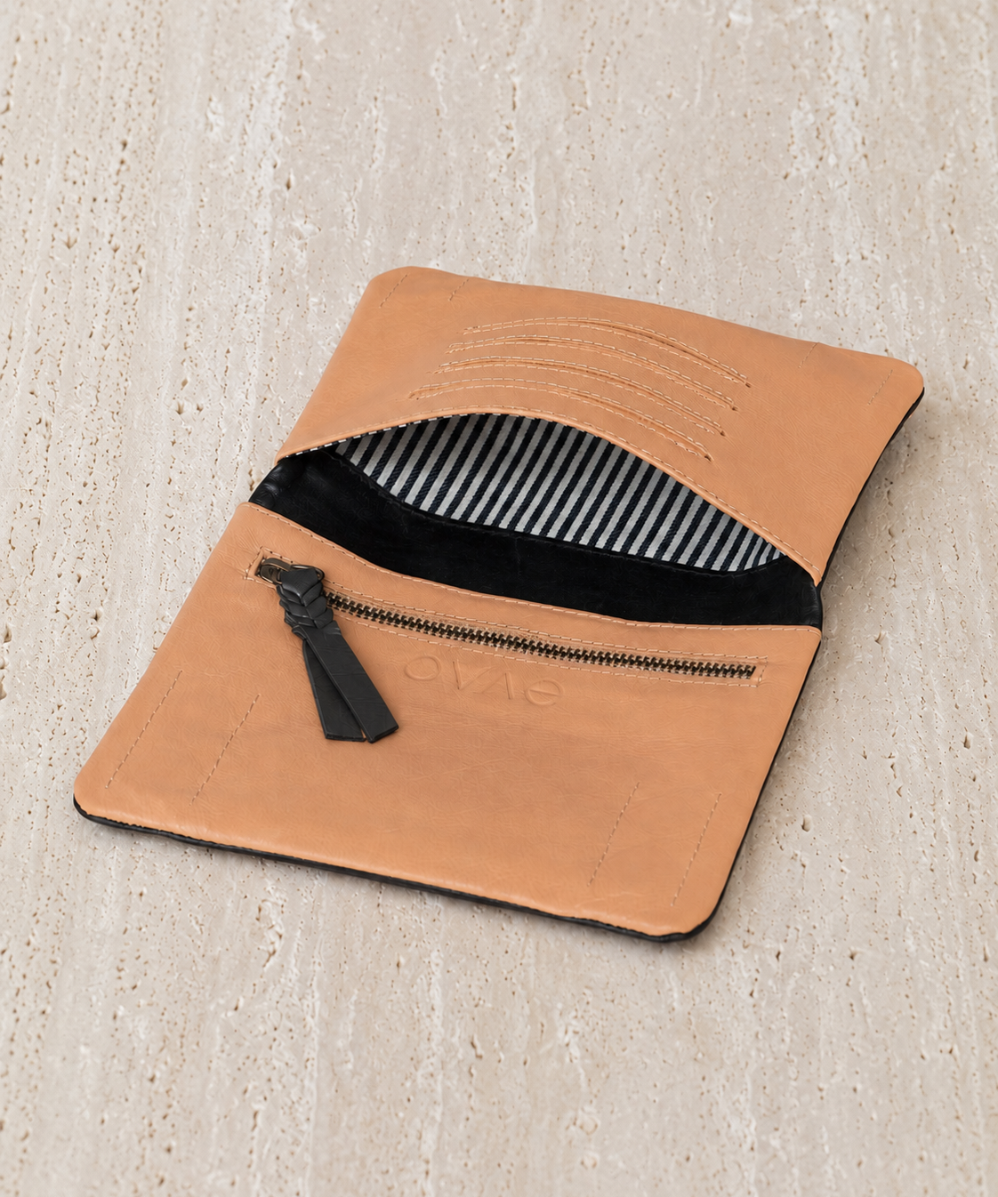 Agatha Phone Wallet Black
