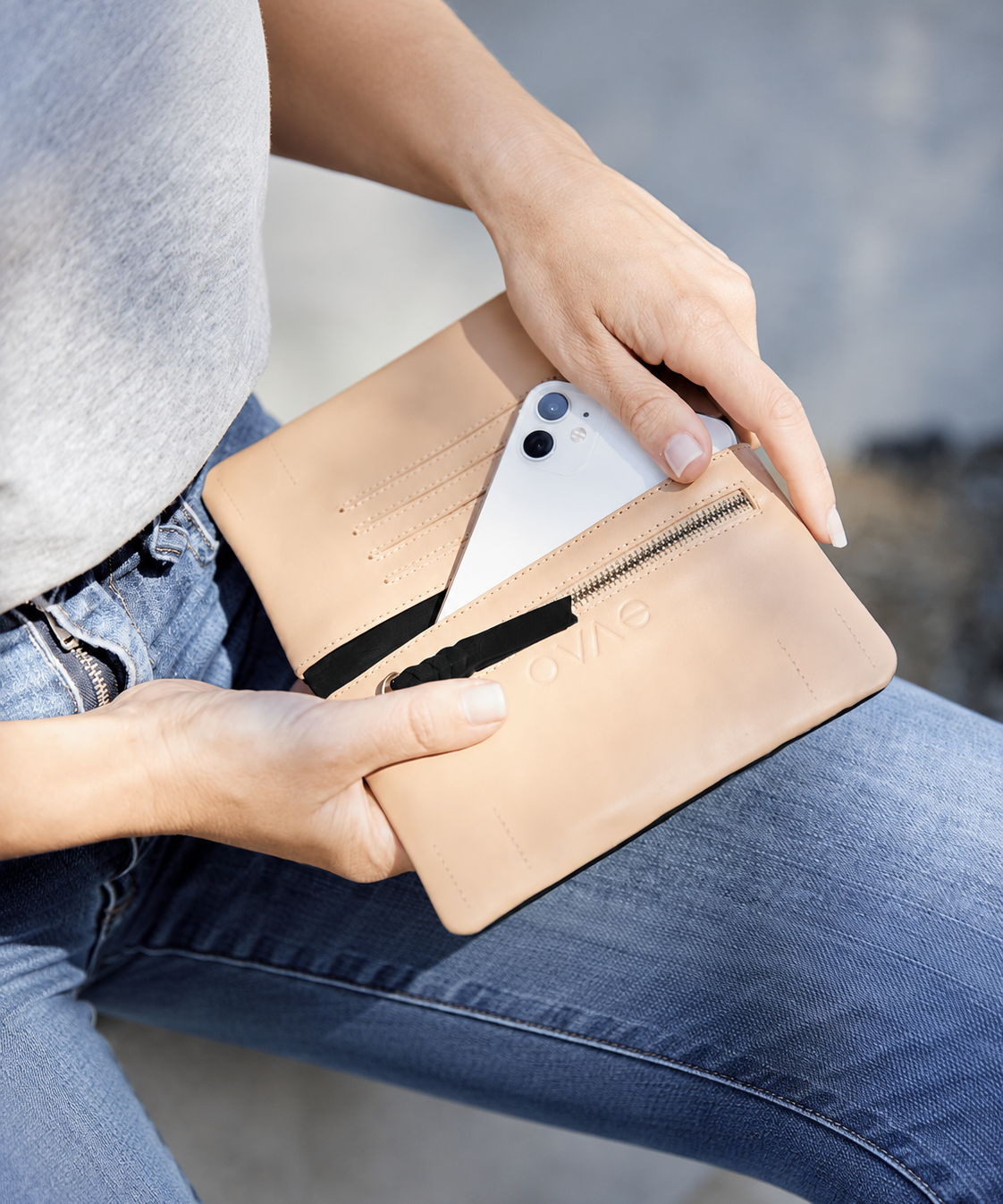 Agatha Phone Wallet Black