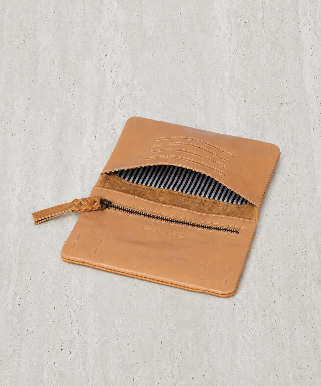 Agatha Phone Wallet Gingerbread