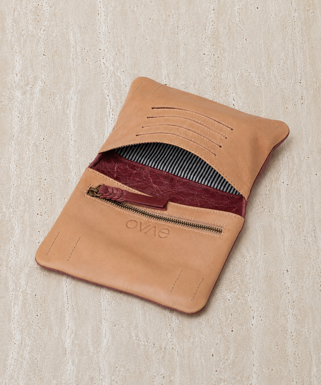 Agatha Phone Wallet Pinot