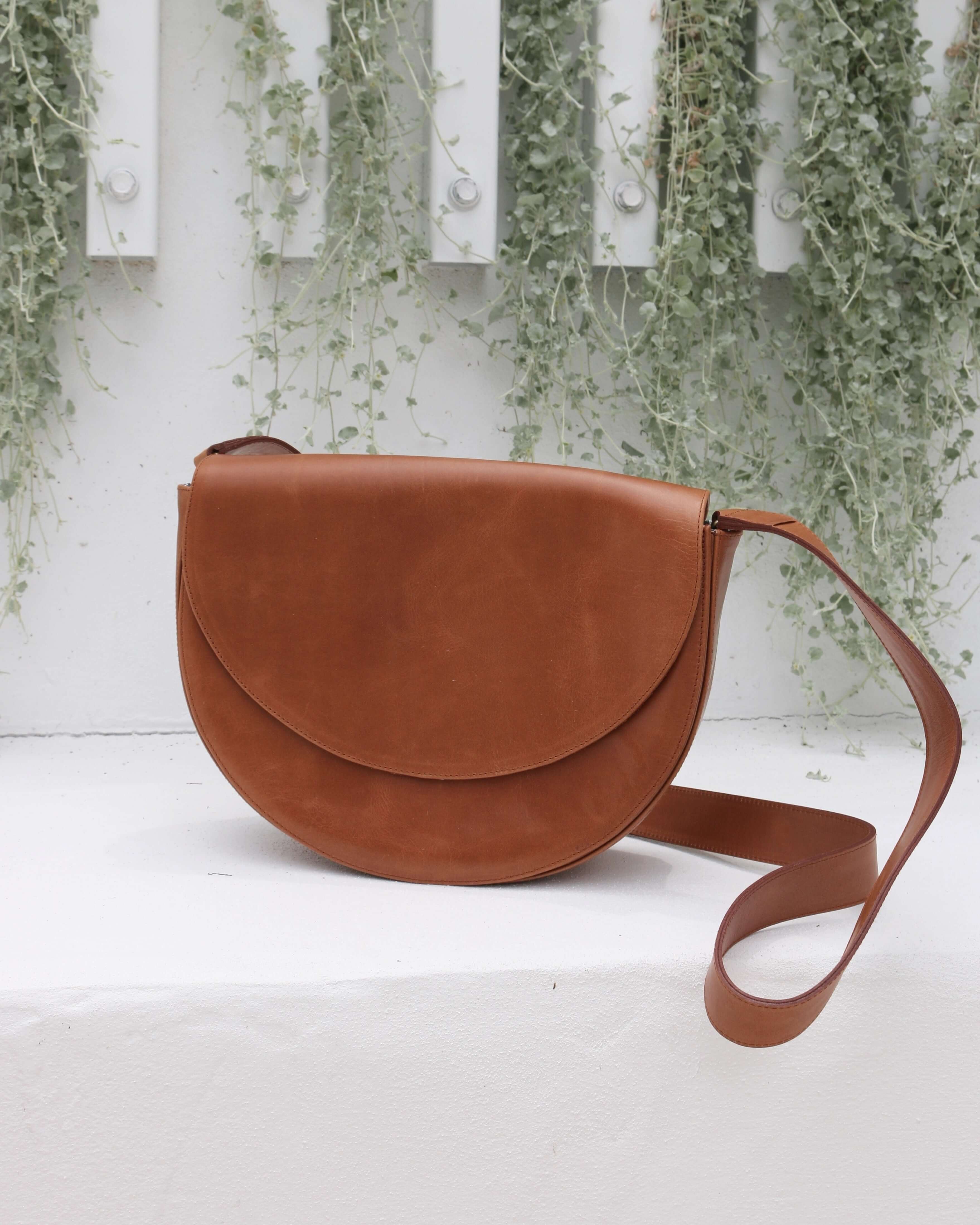 Luna Minimalist Bag Walnut