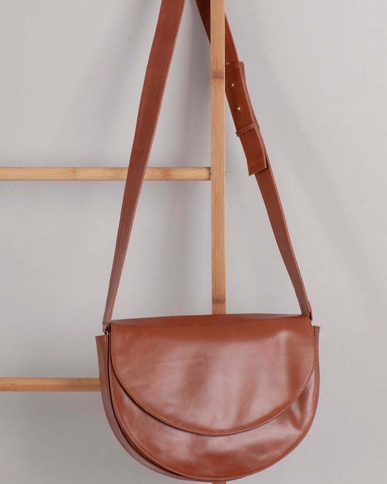 Luna Minimalist Bag Walnut