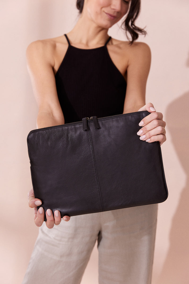 Ovae Laptop Case Black