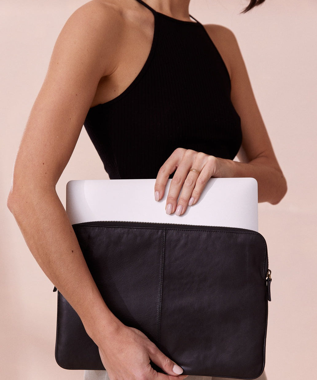 Ovae 'Mac Book Air' Laptop Case Black