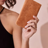Agatha Phone Wallet Gingerbread
