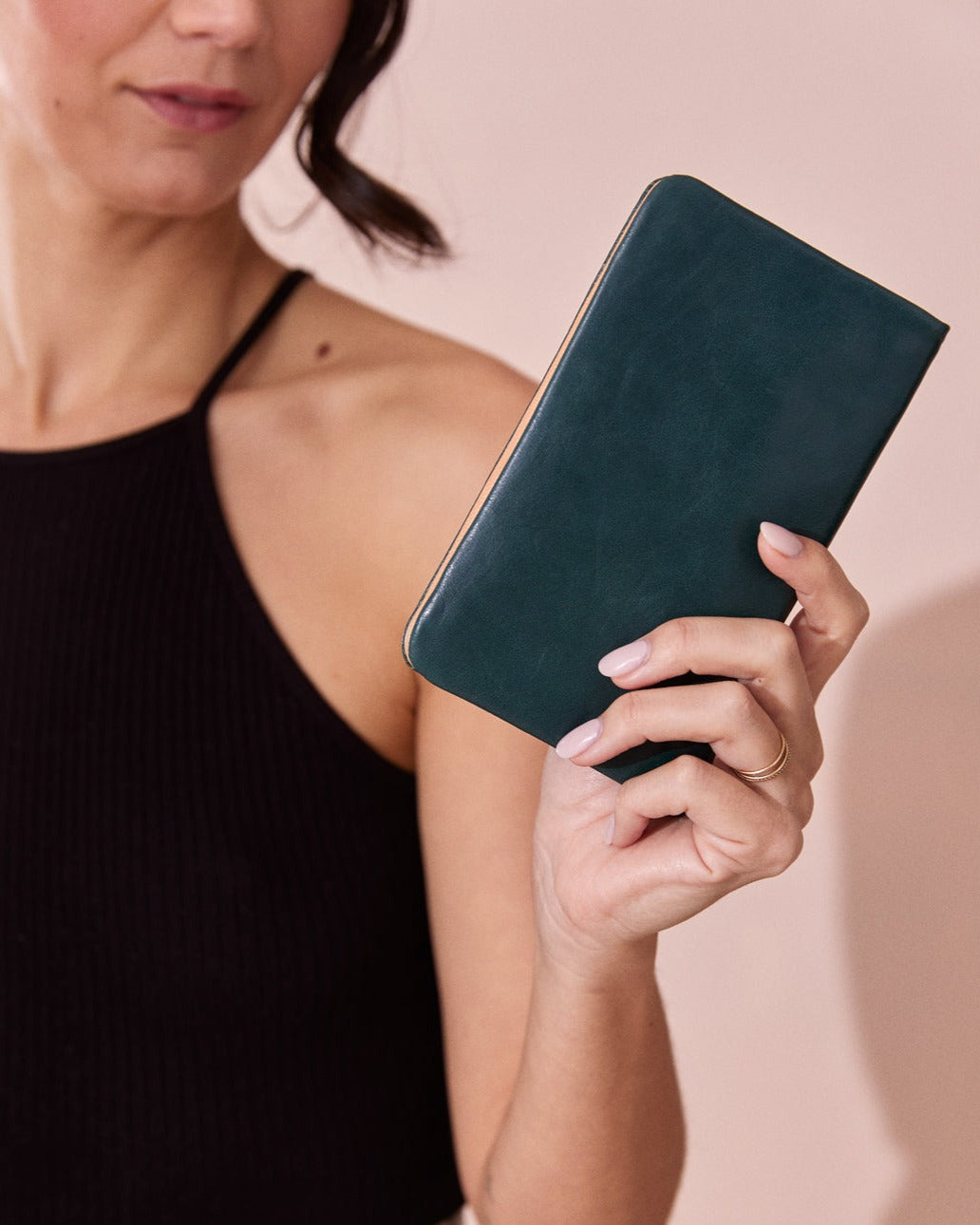 Agatha Phone Wallet - Ovae