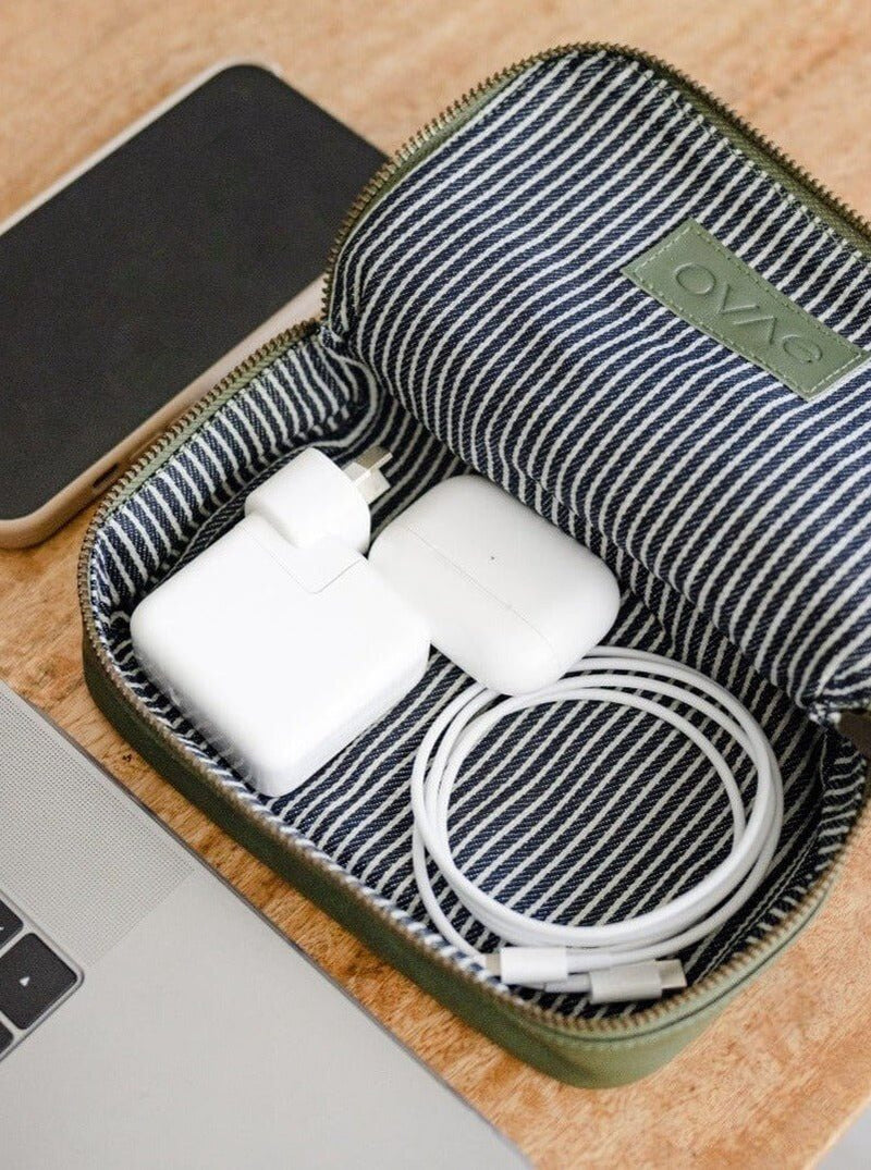 Santos Leather Pouch Black