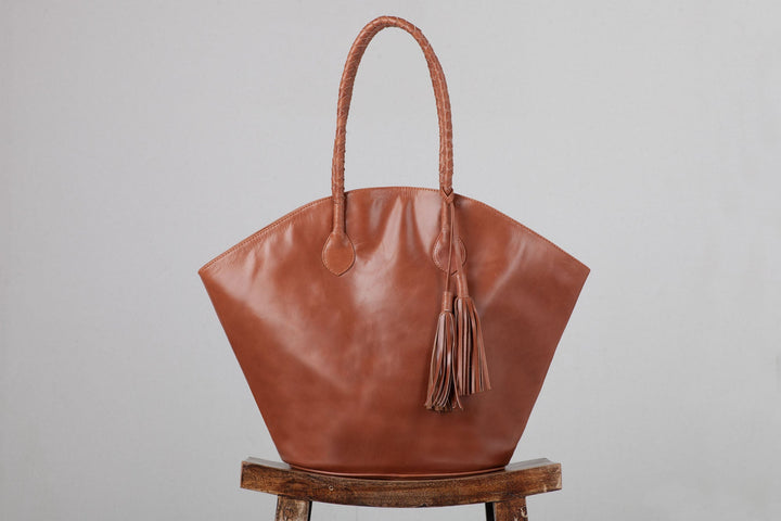 Winged Tote Walnut