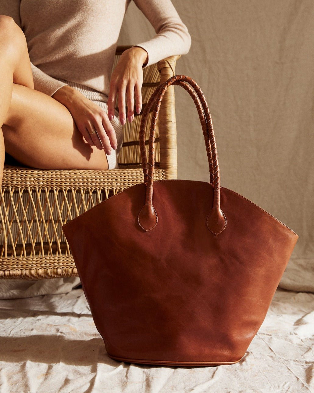 Winged Tote Walnut