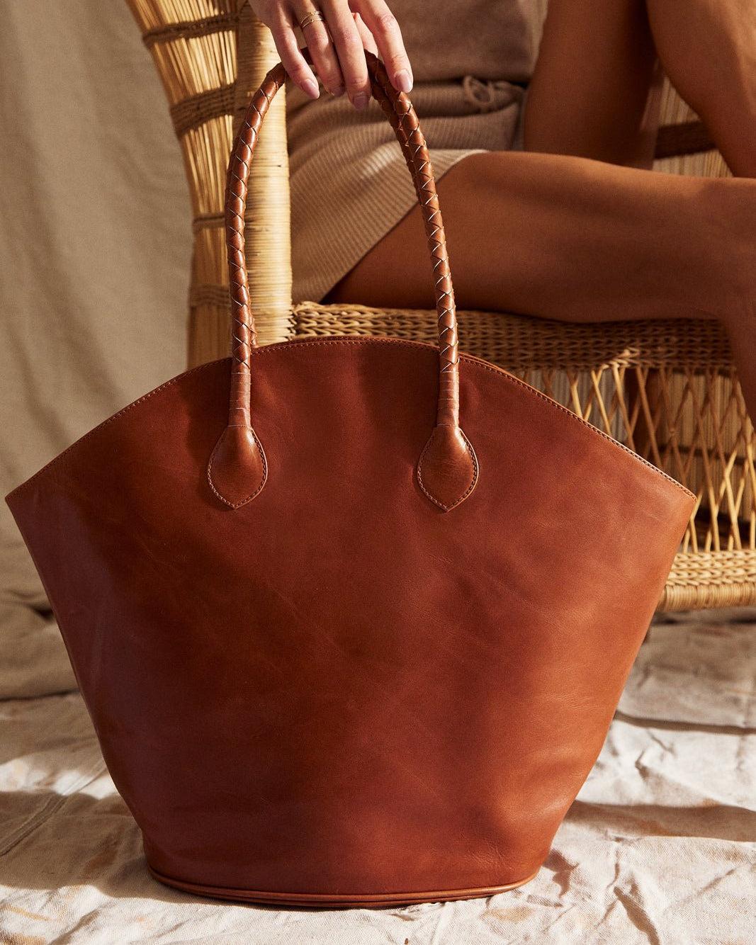 Winged Tote Walnut