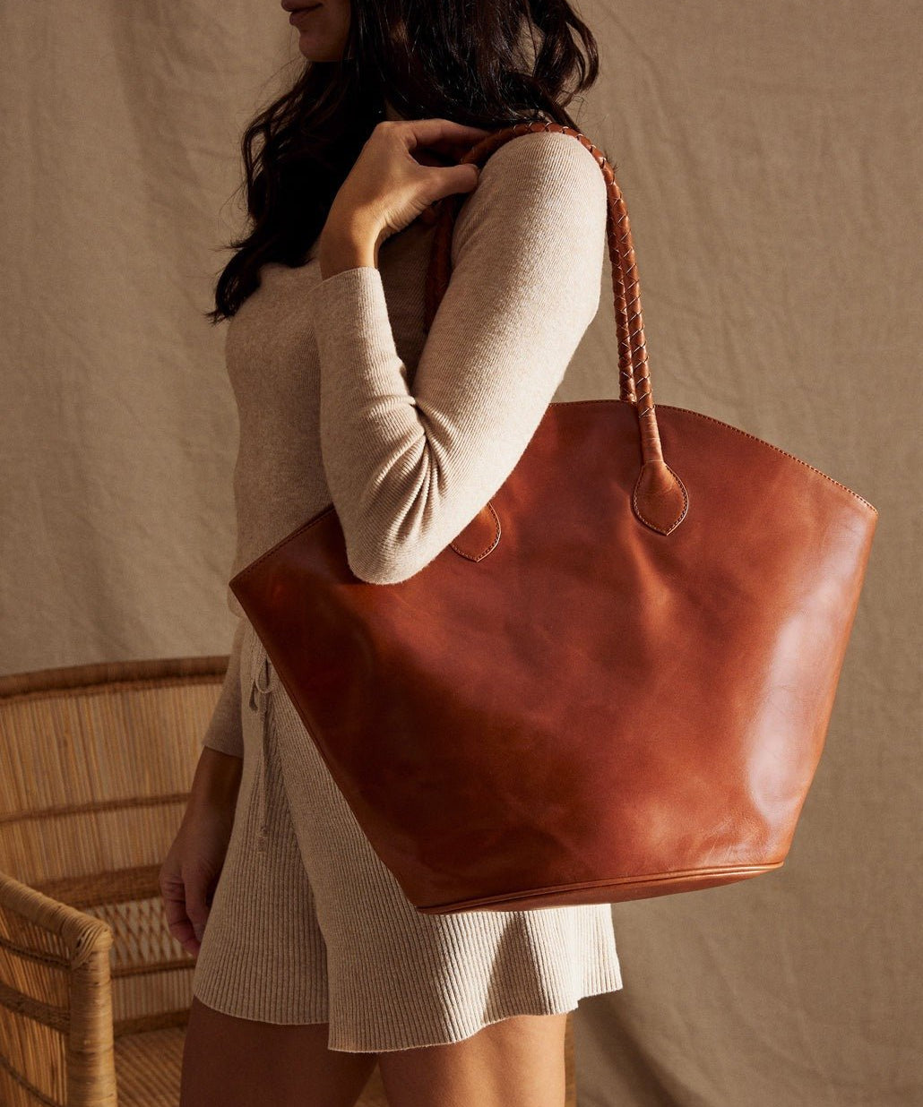 Winged Tote Walnut