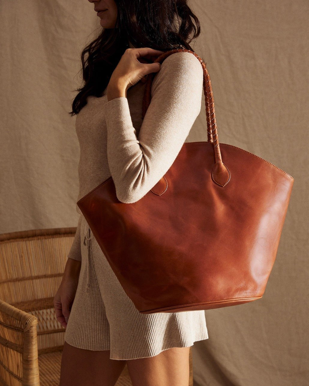 Winged Tote Walnut