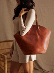 Winged Tote Walnut